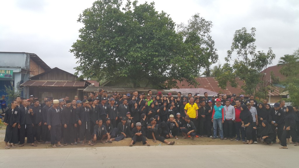 Totalitas pelatih dan anggota perguruan silat Setia Hati Teratai dalam kegiatan di lingkungan