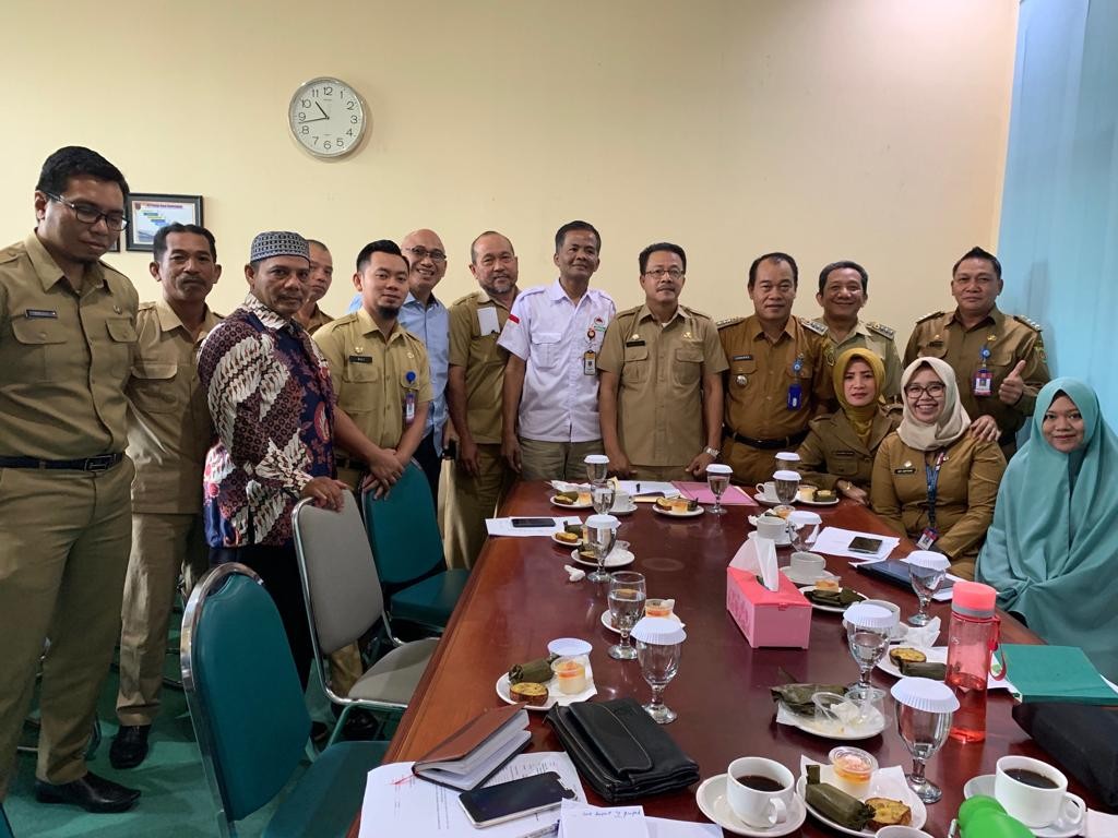 Sosialisasi program CSR oleh LPCI di ruang Assisten 1 berupa elektrifikasi mandiri dan infrastruktur sipil