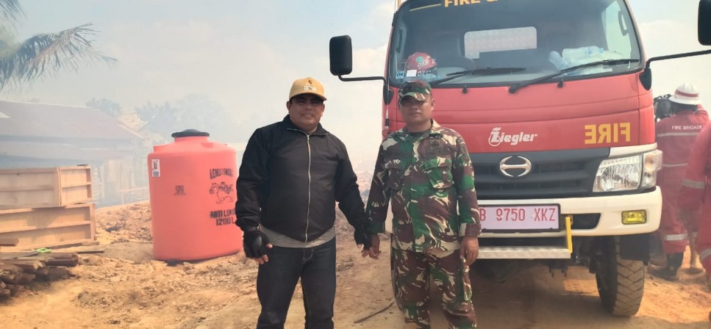Pemadaman hutan belukar di wilayah kelurahan Bantuas