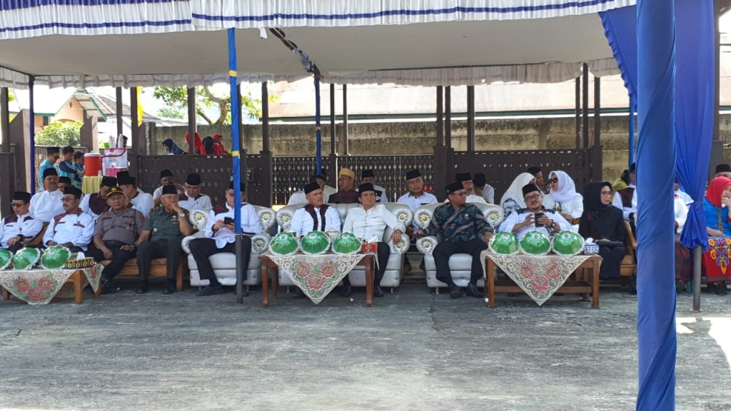 Ziarah Makam Lamohang Daeng Mangkona & Sholat Jum'at Bersama di Masjid Shiratal Mustaqim