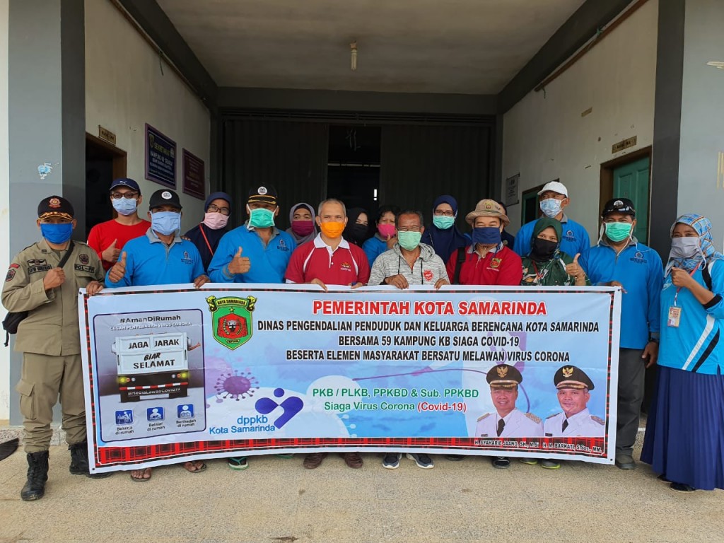 Penyemprotan disinfektan pencegahan penyebaran covid 19 di SDN 004, MI, TK dan masjid Kelurahan Bukuan