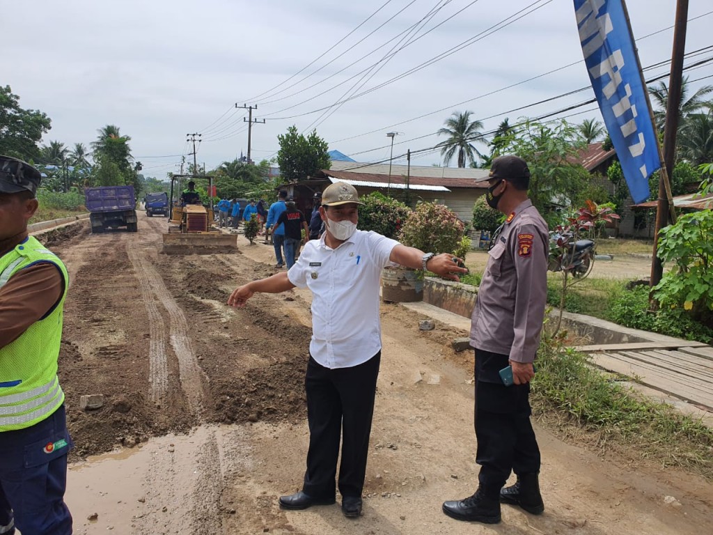 11 Oktober 2020 perbaikan jalan delima dan pepaya di Kelurahan Bukuan Kecamatan Palaran