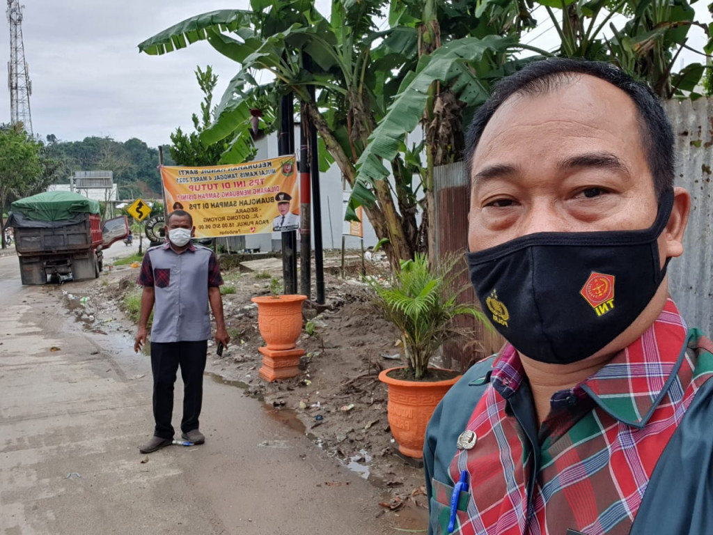 Kamis, 18 maret 2021 monitoring kondisi TPS Bayangan puncak mangkujenang Jl. Trikora Kel Simpang Pasir dan TPS pisang-pisang Handil Bakti