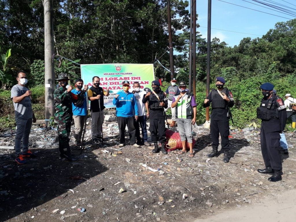 Jumat, 19 Maret 2021 Gotong Royong Merapikan TPS di Gunung Segara