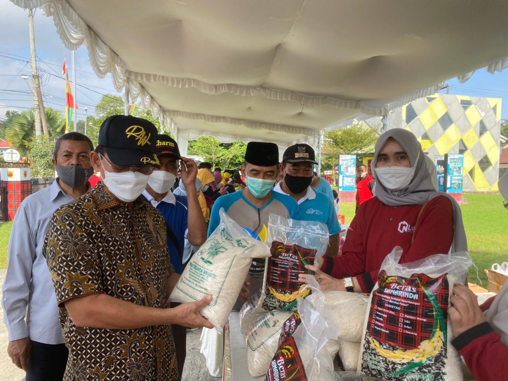 Sabtu, 20 Maret 2021 Menghadiri Pasar Murah di Halaman Museum Samarinda
