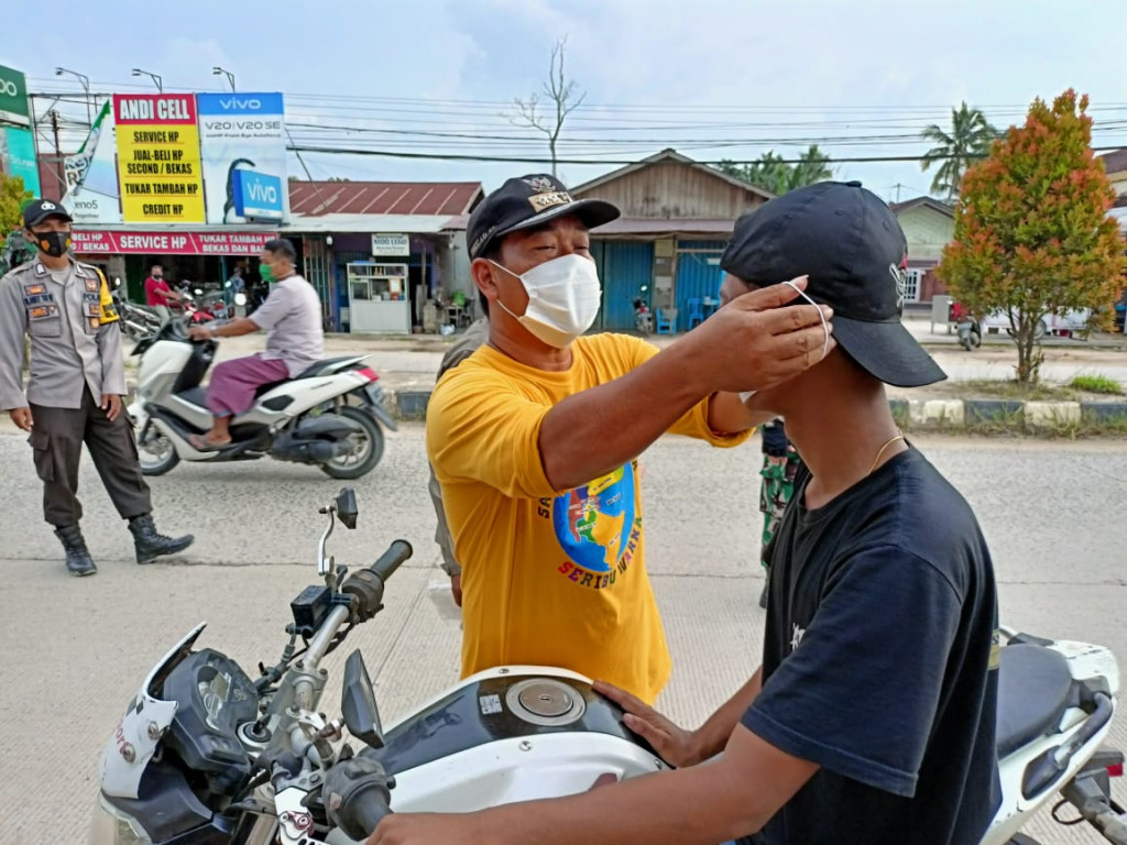 Minggu, 18 April 2021 Melaksanakan Operasi Yustisi Prokes Covid 19