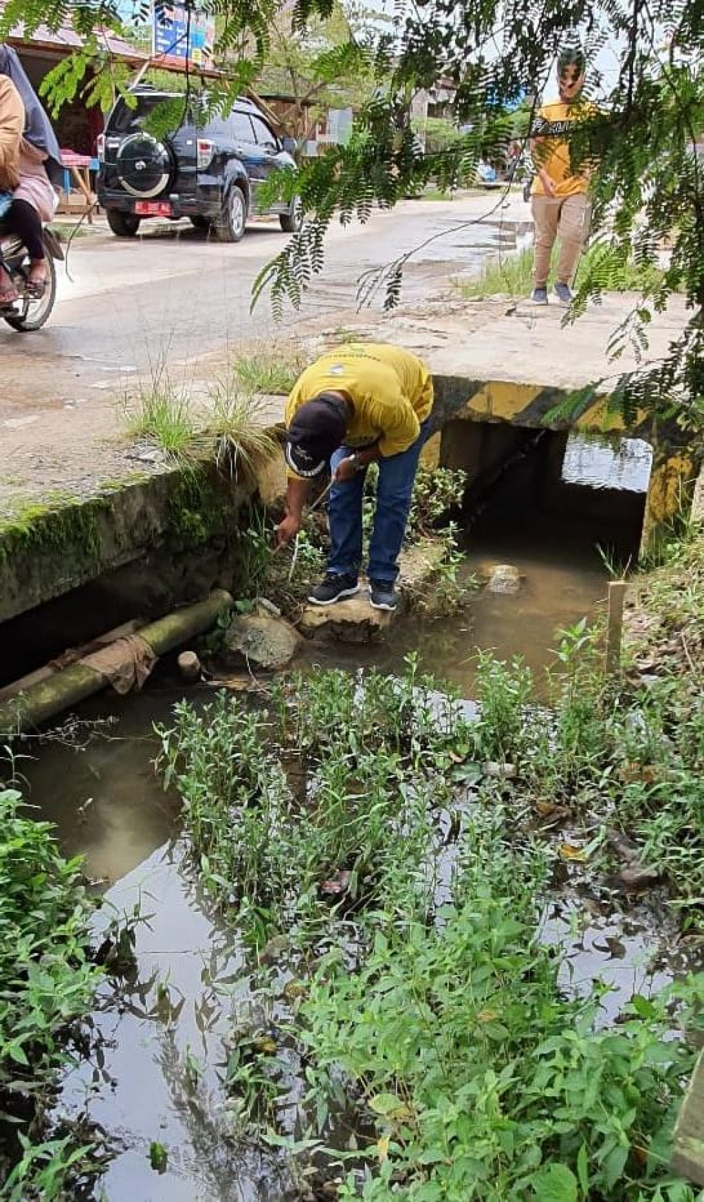 Minggu, 18 April 2021 Pengecekan Jembatan Penyebab Banjir di Kelurahan Bukuan