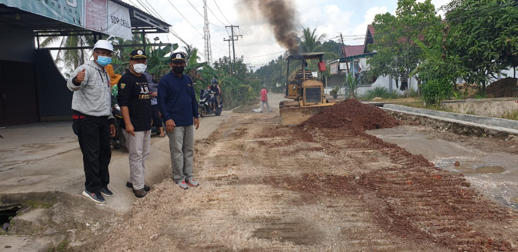 Minggu, 2 Mei 2021 Perbaikan Jalan Pepaya Bukuan