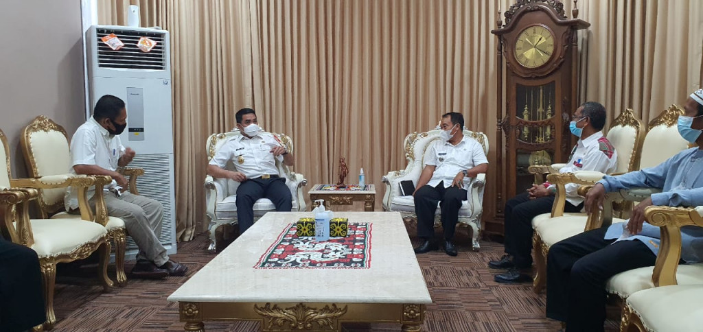 Rabu, 5 Mei 2021 Silaturahmi Camat Palaran, Lurah ,Ketua LPM dan perwakilan ketua RT bukuan membahas PRO BEBAYA dan program 100 hari kerja