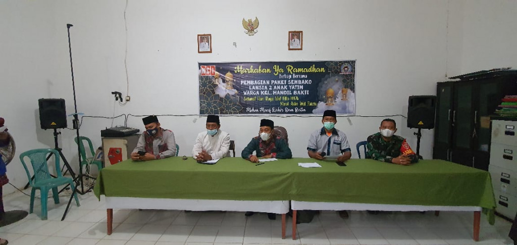 Kamis, 6 Mei 2021 Pembagian Paket Sembako Lansia dan Anak Yatim Warga Kelurahan Handil Bakti