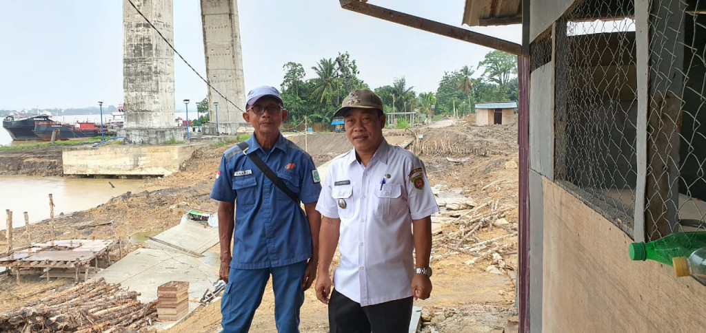 Giat,  Rabu 19  Mei 2021 Monitoring aktivitas penangan longsor intake PDAM di bawah jembatan mahkota 2