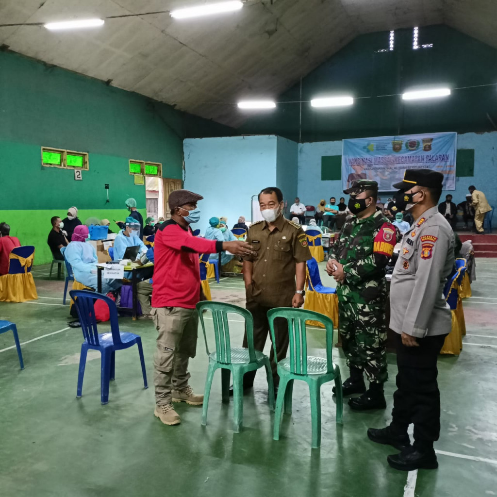 Pelaksanaan Vaksinasi Massal di Balai Pertemuan Kelurahan Rawa Makmur Kecamatan Palaran