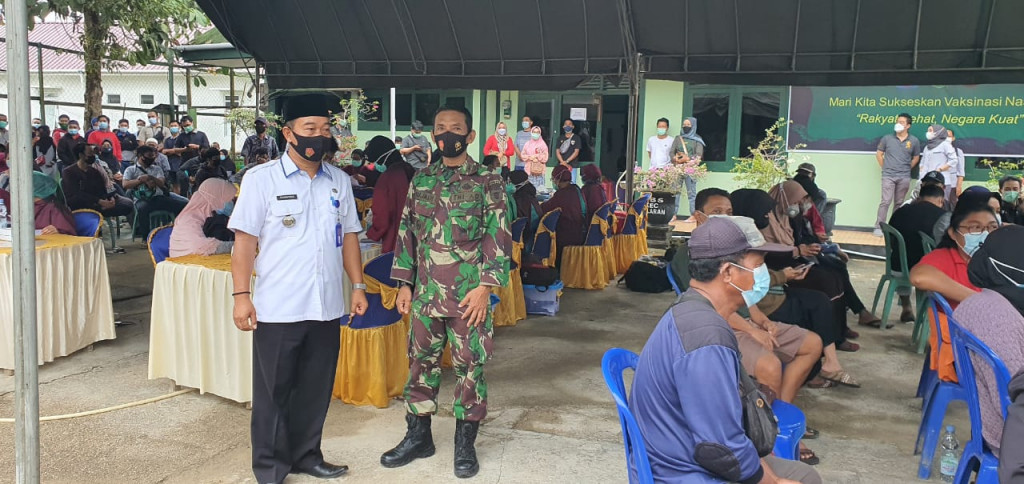 Vaksinasi Covid-19 Massal di Lapangan Koramil Kelurahan Rawa Makmur Kecamatan Palaran
