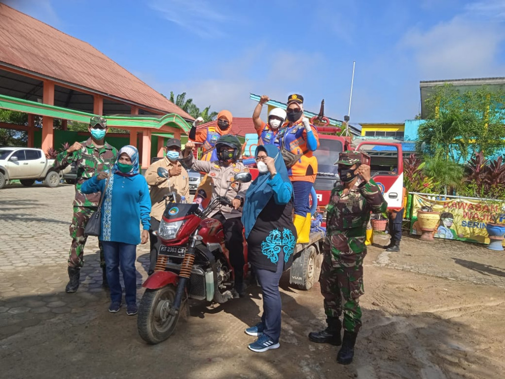 Launching Penyemprotan Eco Enzym Serentak di 5 Kota Samarinda dan Dibuka di Kecamatan Palaran