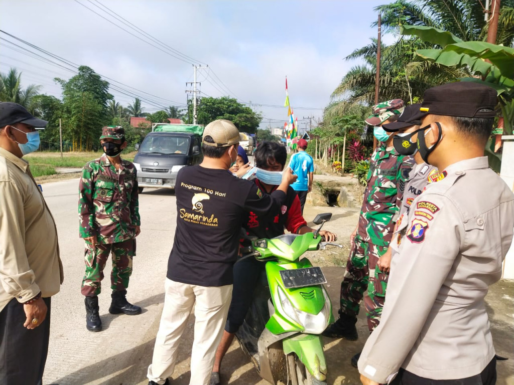Sosialisasi dan Operasi Yustisi Covid-19 di Simpang Empat Gotong Royong dan di Posko Penyekatan PPKM Mikro
