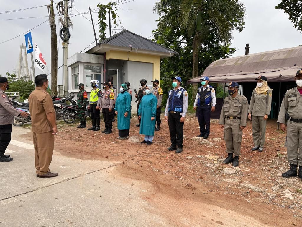 Giat Posko Penyekatan PPKM Mikro di Jembatan Achmad Amins Palaran