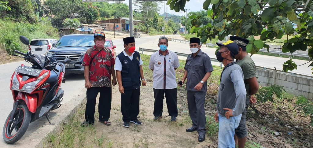 Pemakaman Jenazah Warga yang Terpapar Covid-19 di Kelurahan Simpang Pasir