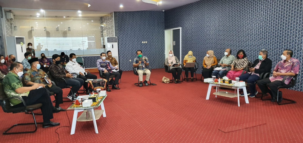 Rapat Evaluasi Data DTSK Serta Menghadiri Vaksinasi Massal