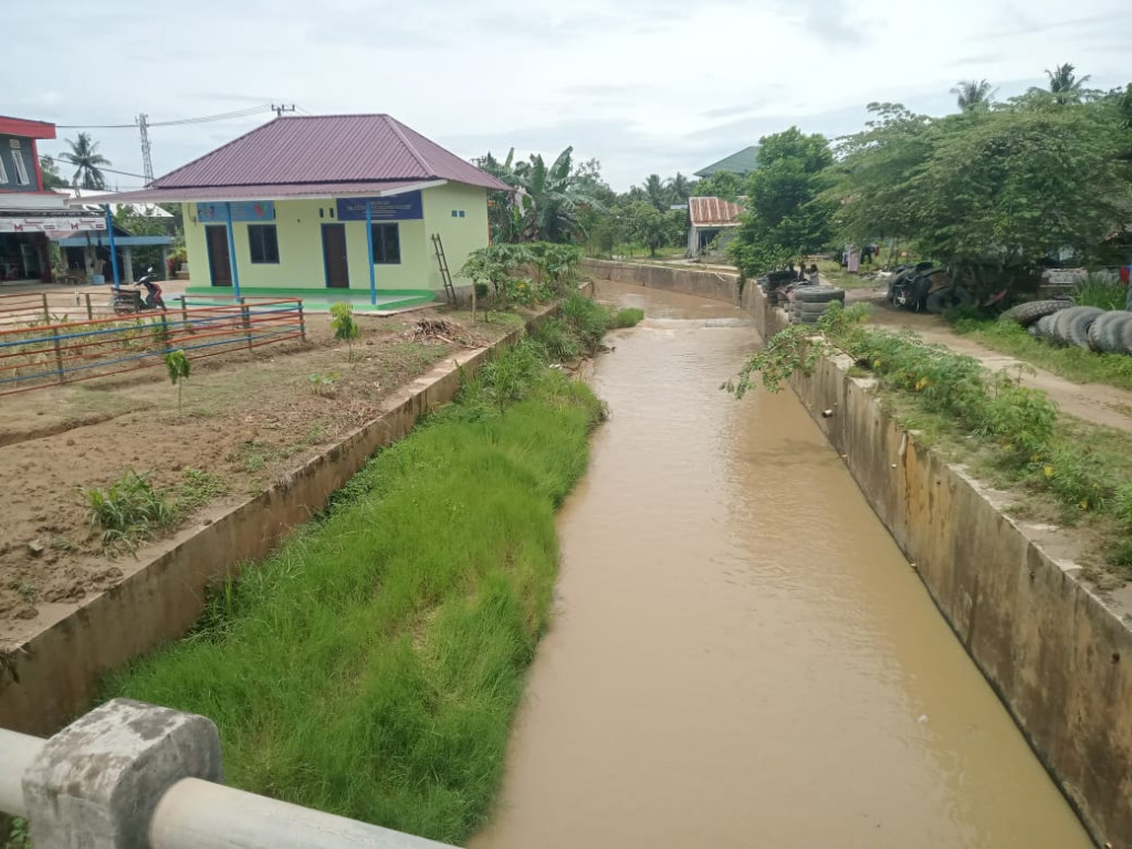 Monitoring Sungai Stadion Kelurahan Simpang Pasir