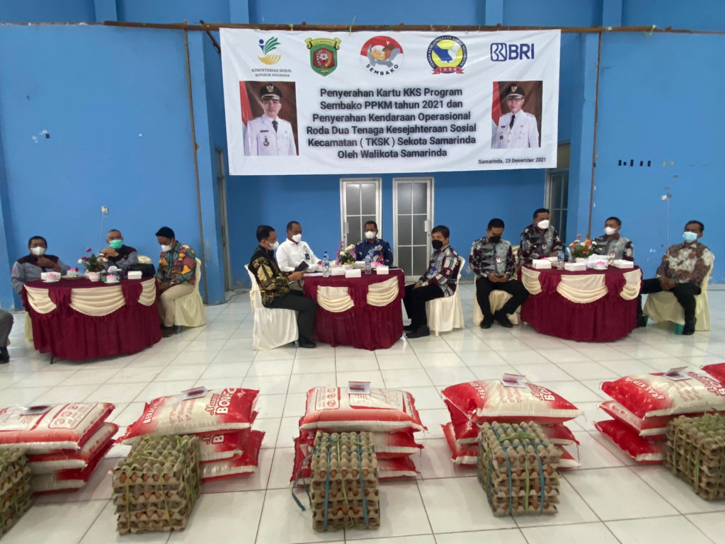 Penyerahan Kartu KKS Program Sembako PPKM Tahun 2021