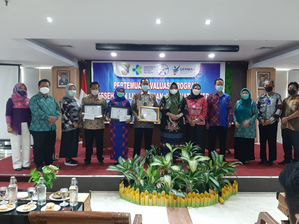 Pertemuan Evaluasi Program Kesehatan Lingkungan dan Keselamatan Kerja