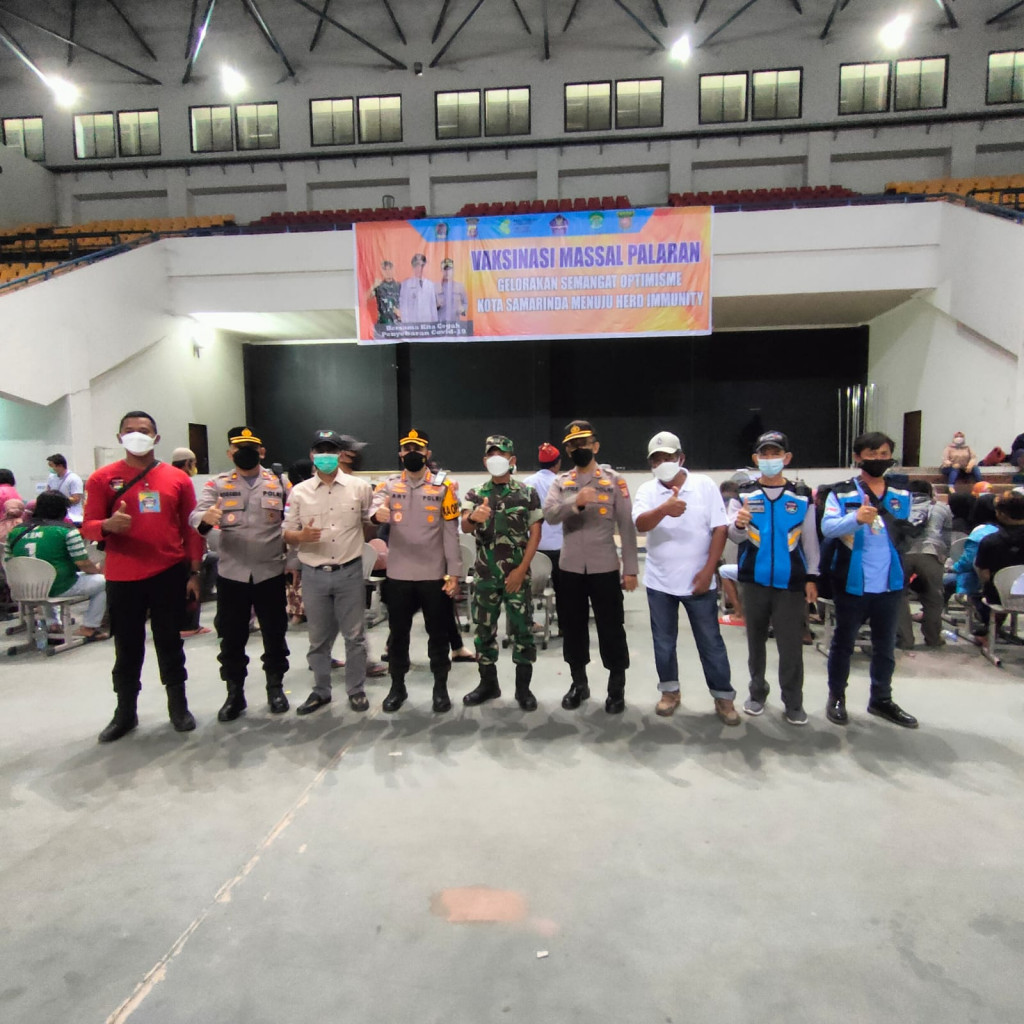 Vaksinasi Massal di Gedung Serba Guna Stadion Kecamatan Palaran