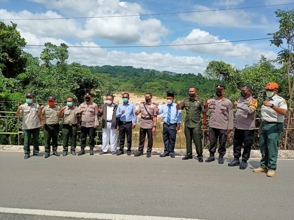 Peninjauan Lokasi Longsor di Bantuas Jalan Poros Palaran Sanga-Sanga
