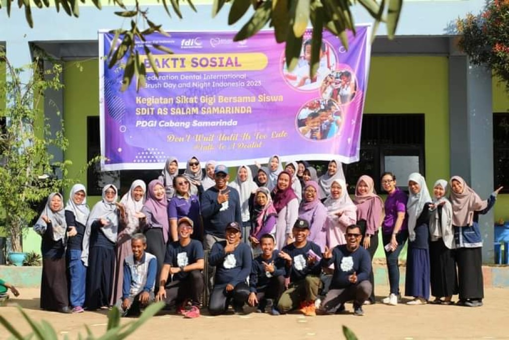 PROGRAM KESEHATAN GIGI DAN MULUT SEKOLAH ' BRUSH DAY AND NIGHT'