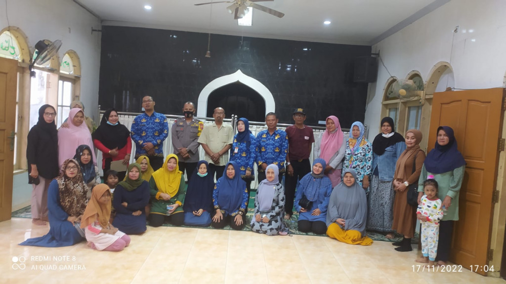 Rapat Penggabungan RT. 10, RT. 16 dan RT. 22 Di Jalan Panglima Batur - Kelurahan Pasar Pagi