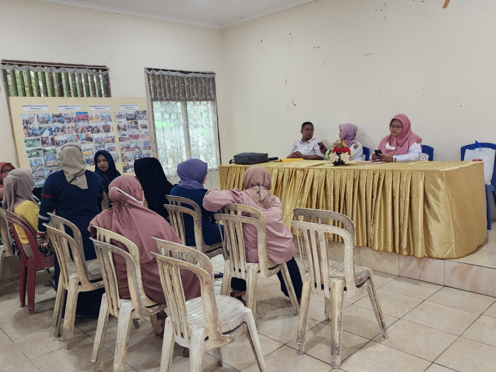 Kegiatan Penyerahan Transport Kader Posyandu Anggaran Probebaya Tahun 2022 Di Kelurahan Pasar Pagi
