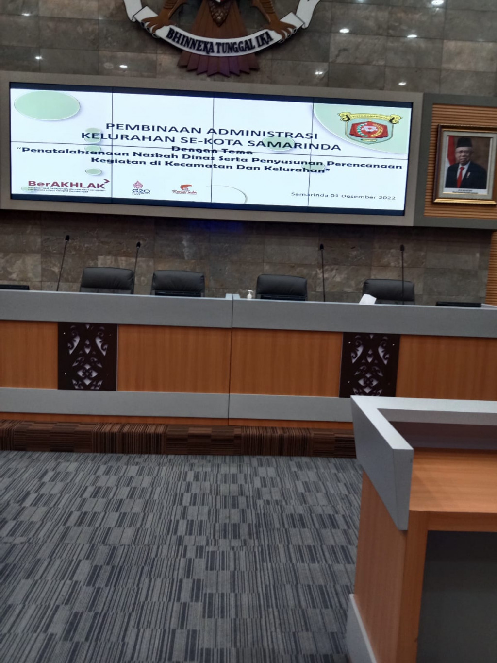 ACARA PEMBINAAN ADMINISTRASI KELURAHAN SE-KOTA SAMARINDA DENGAN TEMA "PENATA LAKSANAAN TATA NASKAH DINAS SERTA PENYUSUNAN PERENCANAAN KEGIATAN DI KECAMATAN DAN KELURAHAN."