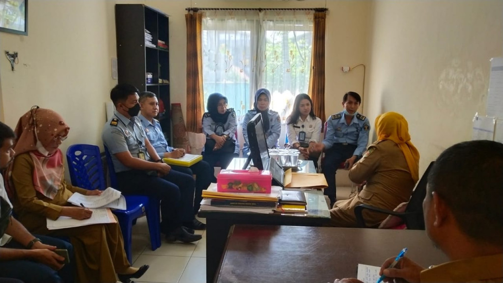 Kantor Wilayah Kementrian Hukum dan HAM Kalimantan Timur melaksanakan Monitoring dan Evaluasi Kelompok Keluarga Sadar Hukum (KADARKUM) di Kantor Kelurahan Pasar Pagi