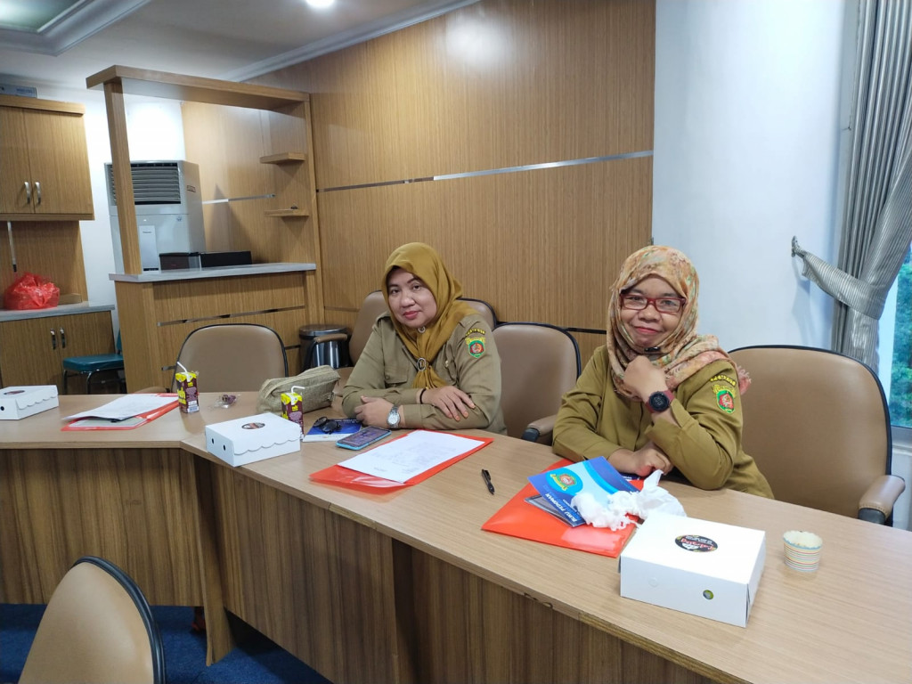 Menghadiri Kegiatan Rapat Koordinasi Pedoman Penilaian Probebaya Award di Balaikota