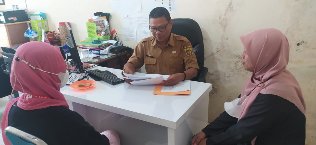 MENERIMA KUNJUNGAN PIHAK UINSI SAMARINDA