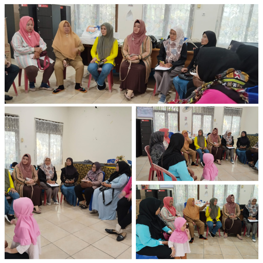 PERTEMUAN TP PKK DI AULA KELURAHAN PASAR PAGI