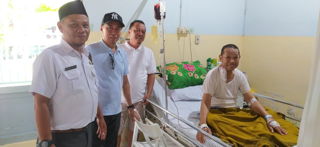 MEMBESUK SALAH SATU TOKOH MASYARAKAT DI KELURAHAN PASAR PAGI