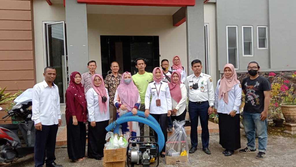 Penyerahan Bantuan Alat Pompa Pemadam