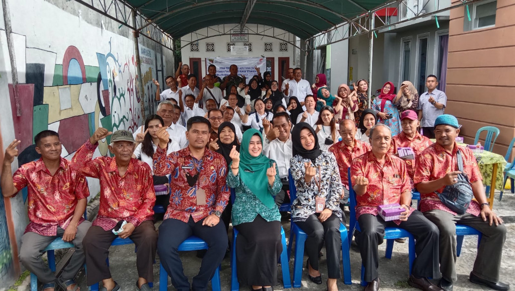 Pelantikan dan Serah Terima Surat Keputusan ( SK) RT periode 2023 - 2025