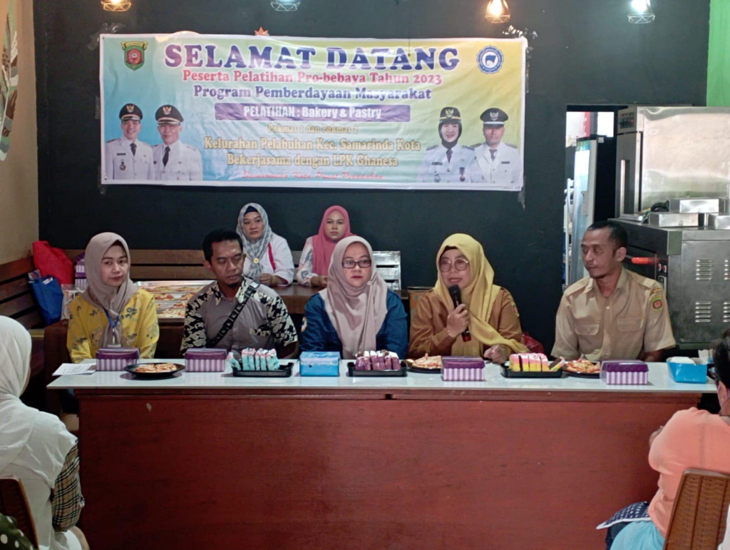 Penutupan pelatihan Bakery & Pastry, Pokmas 2 Probebaya, Kelurahan Pelabuhan