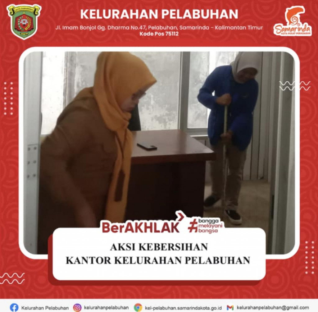 Aksi kebersihan kantor Kelurahan Pelabuhan.