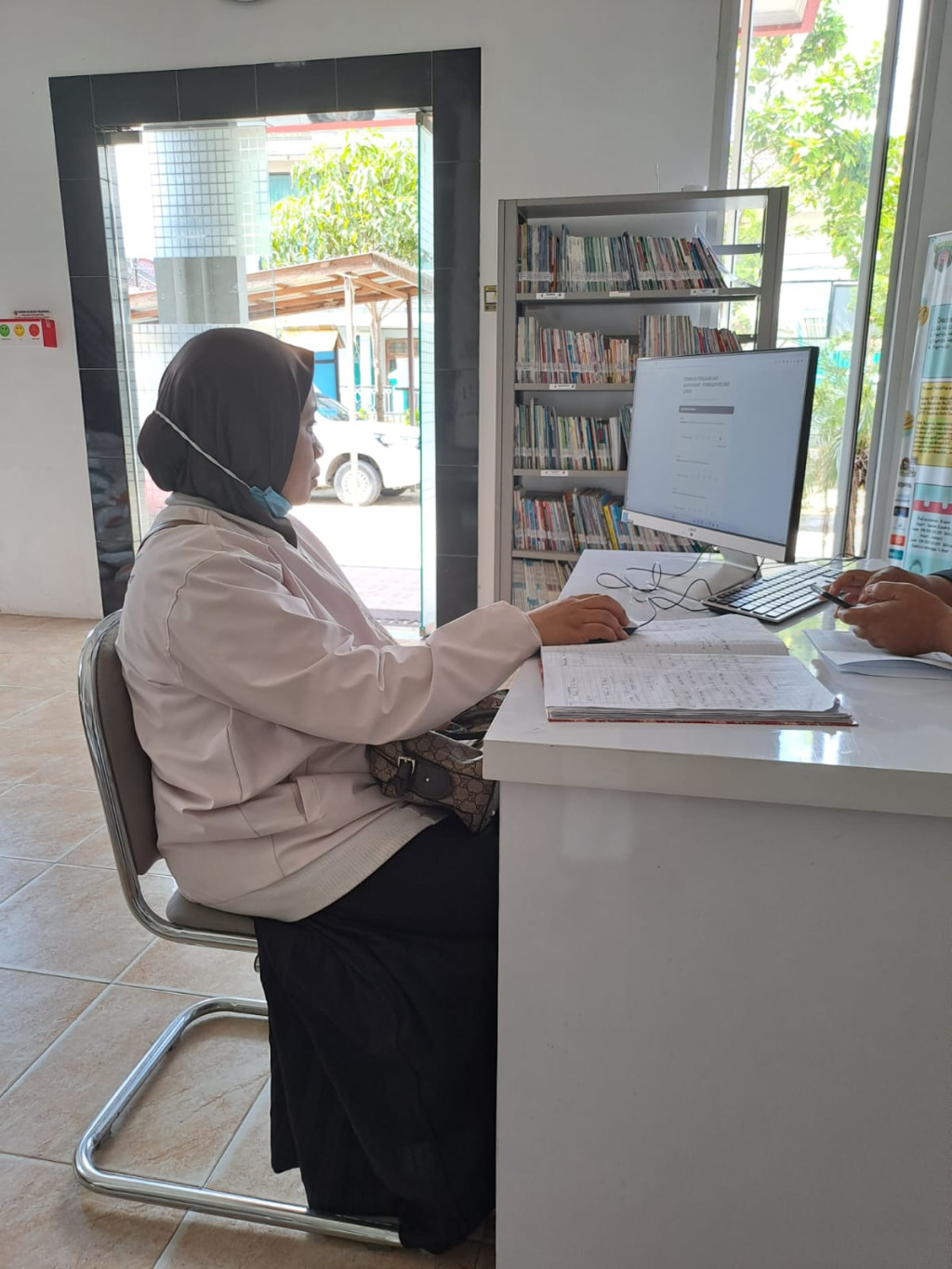 Pengisian SKM ( Survei Kepuasan Masyarakat )
