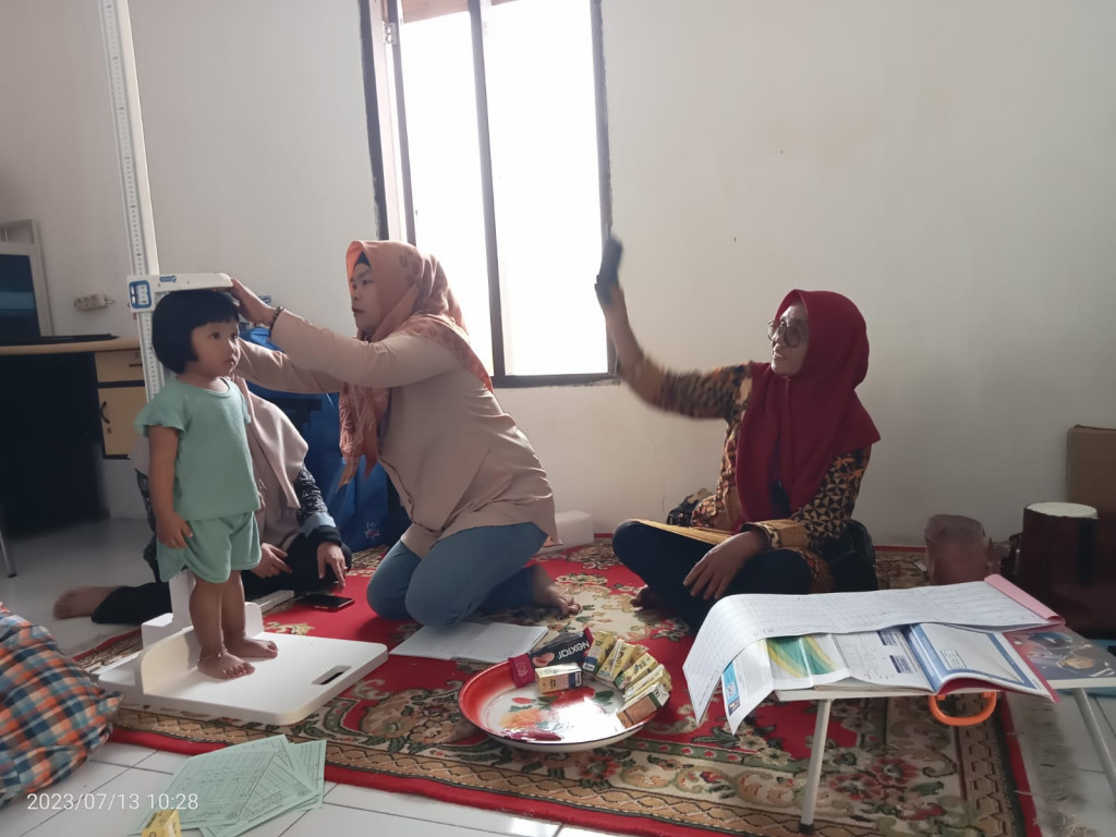 Kegiatan posyandu Kartini jl. Usman berahim RT.14 Kel.pelita