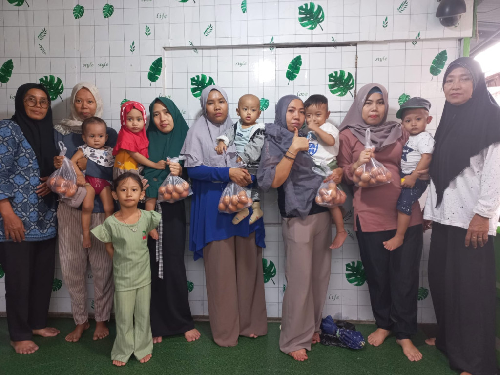 Kegiatan Pembagian PMT tambahan dari BKKBN kota Samarinda