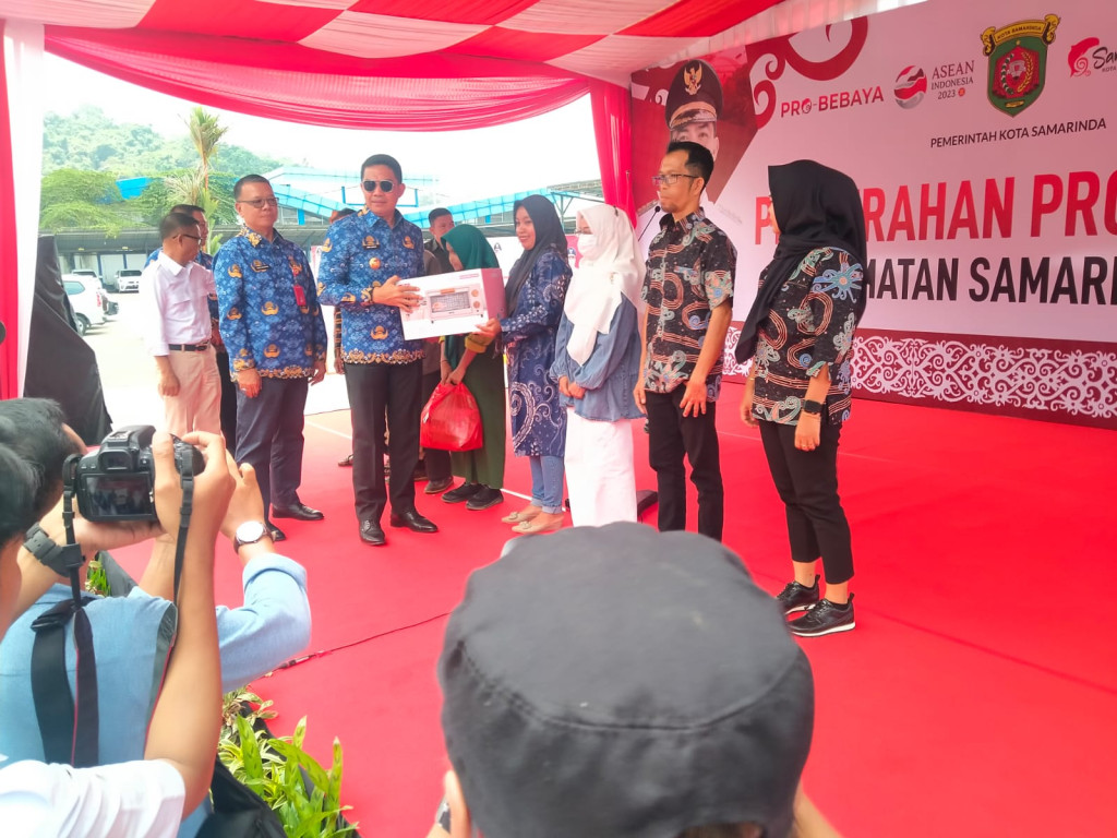 Penyerahan PROBEBAYA kecamatan Samarinda Ilir