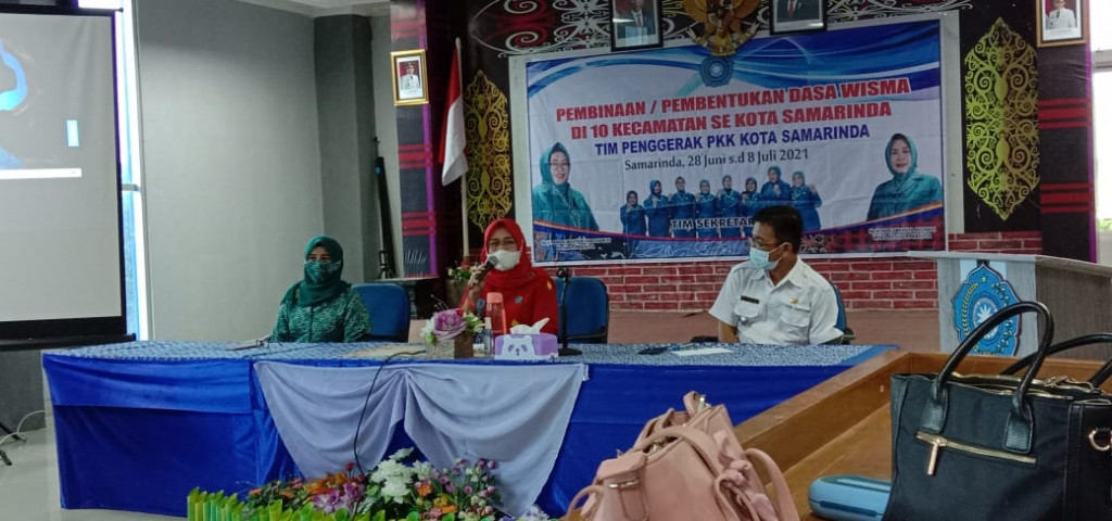 ACARA PEMBINAAN / PEMBENTUKAN DASA WISMA DI 10 KECAMATAN SE KOTA SAMARINDA