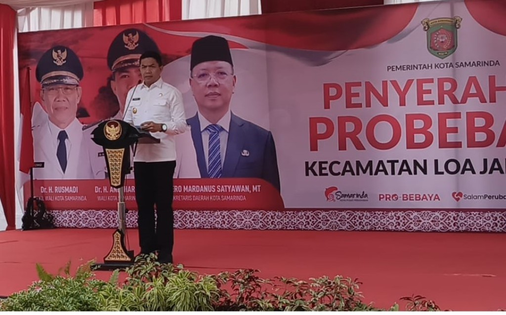 Penyerahan Bantuan PROBEBAYA 2024 Secara Simbolis oleh Walikota Samarinda
