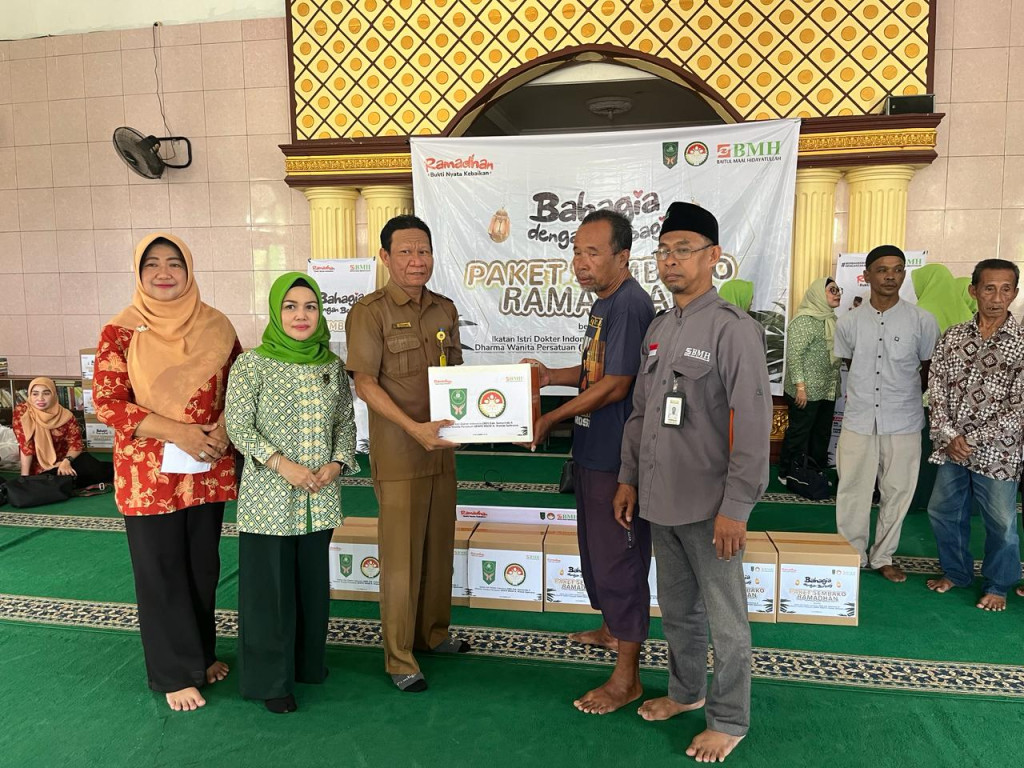 Pembagian Paket Sembako