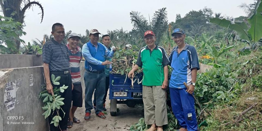 Gotong - Royong Menyambut HUT RI ke-73