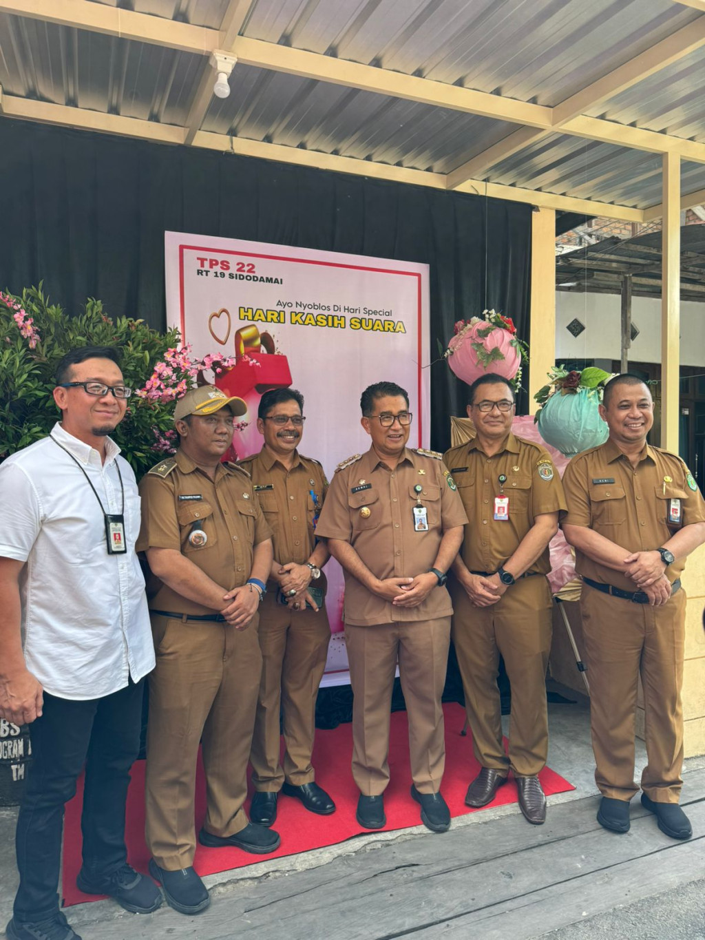 Sambangi TPS 22 Sidodamai, Pj Gubernur Sebut Salah Satu TPS Yang Kreatif
