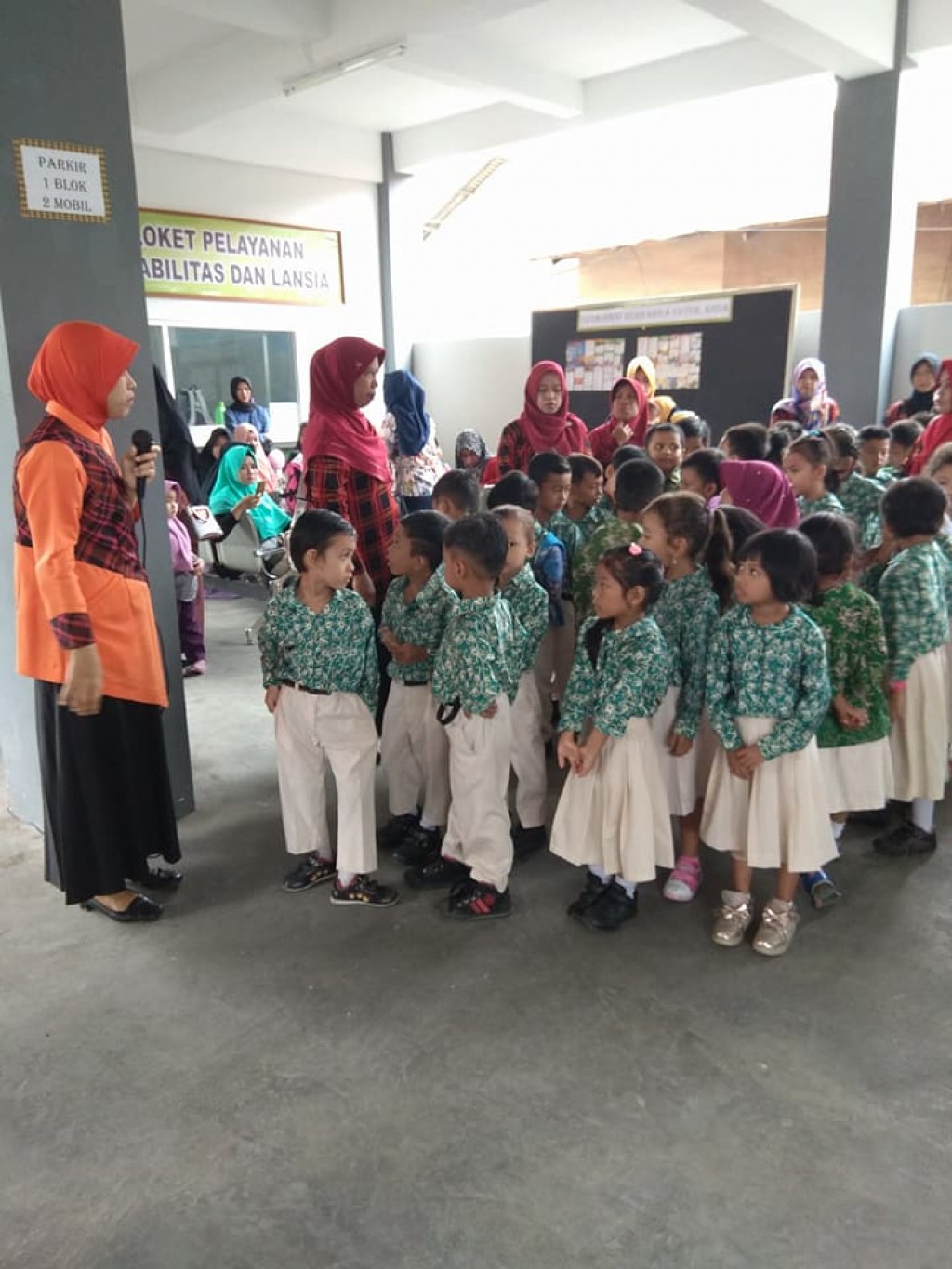 Kunjungan balasan Tk. Ruhui Rahayu di Kantor Camat Samarinda Kota